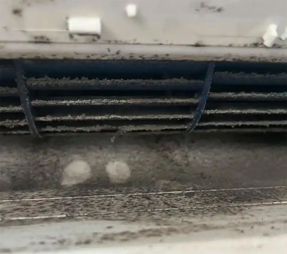 江门市空调吹的风有股烧焦味是怎么回事